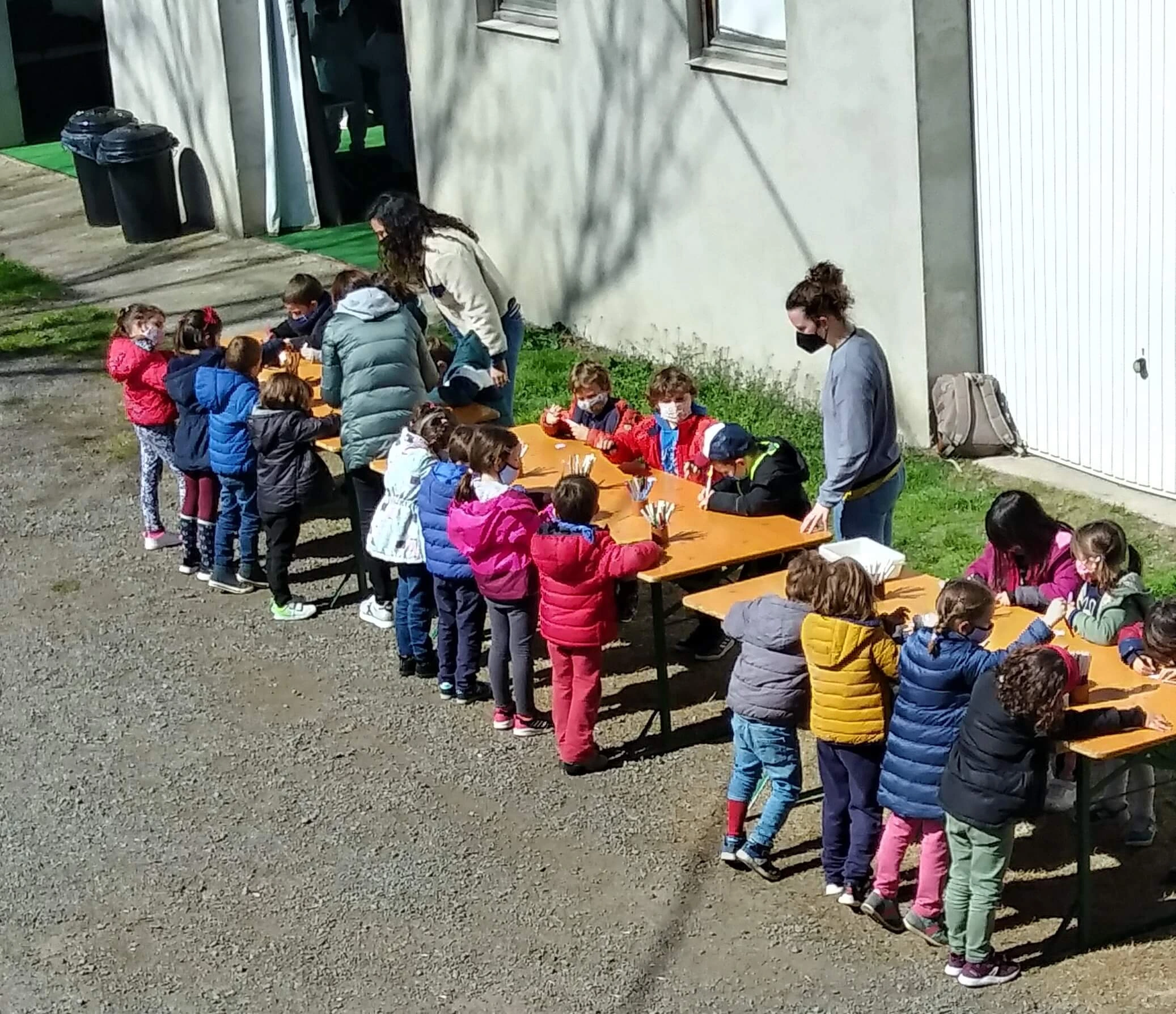 Alumnes a l'exterior